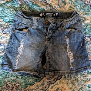 Jean shorts with destruction